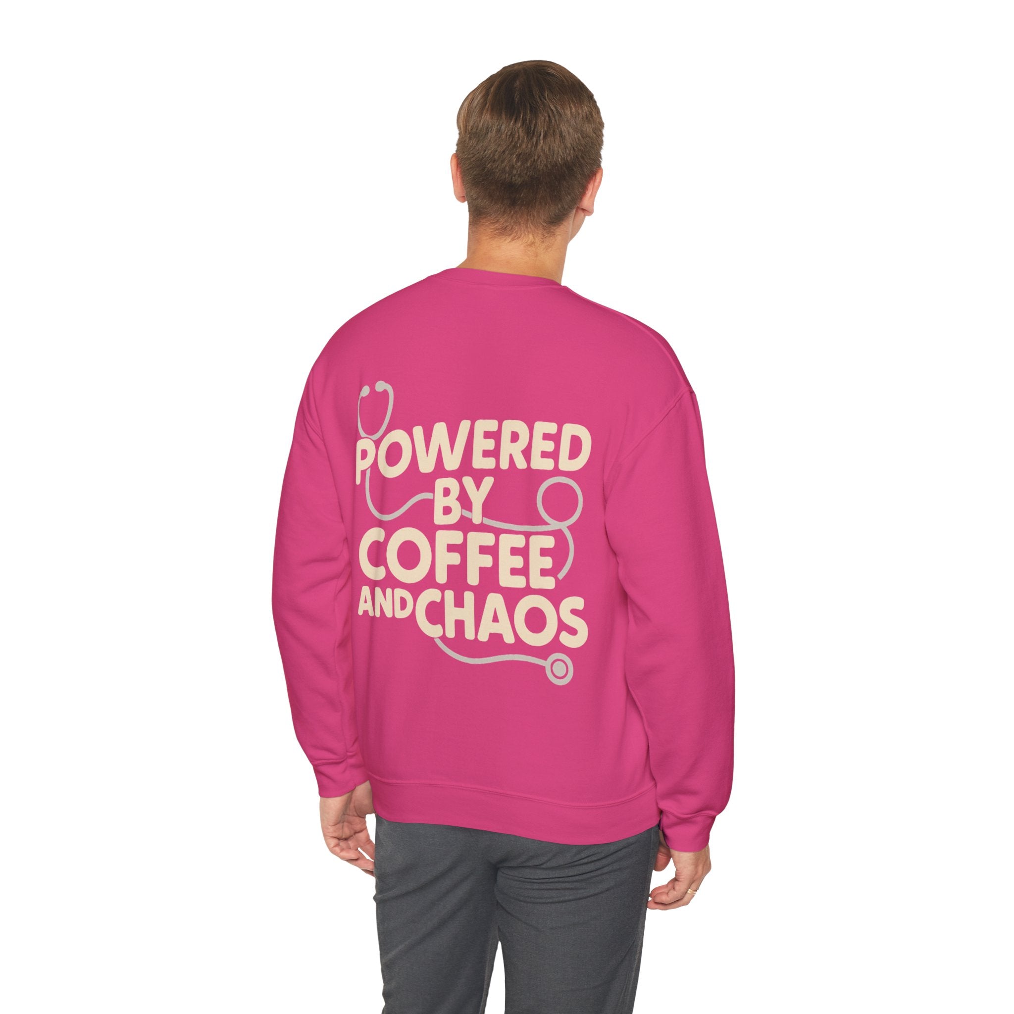 Sweatshirt Unisexe – "Powered by coffee and chaos"