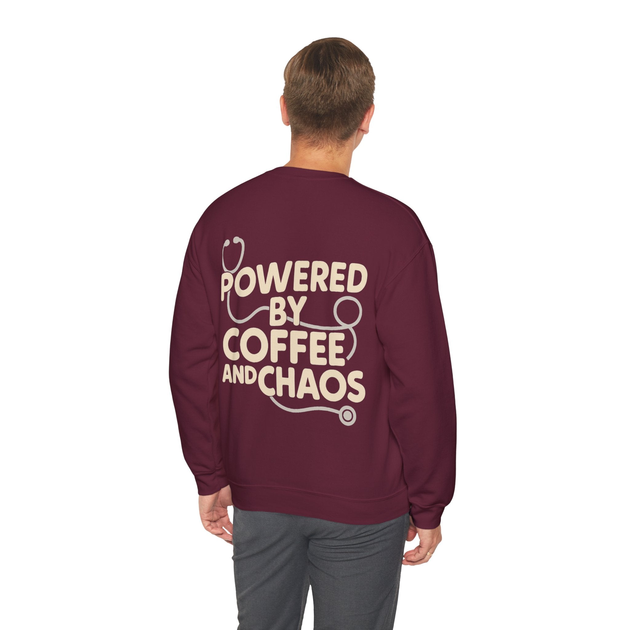 Sweatshirt Unisexe – "Powered by coffee and chaos"